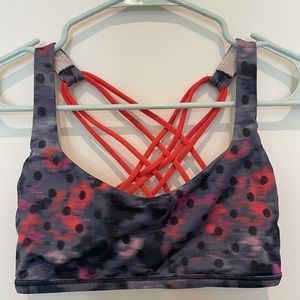 Lululemon size 6 free to be wild sports bra